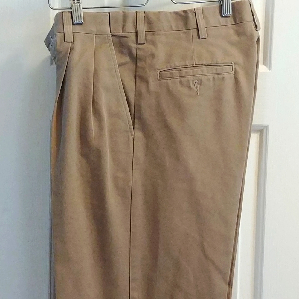 Men's khaki slacks 32×30. Relaxed fit. Worn once.